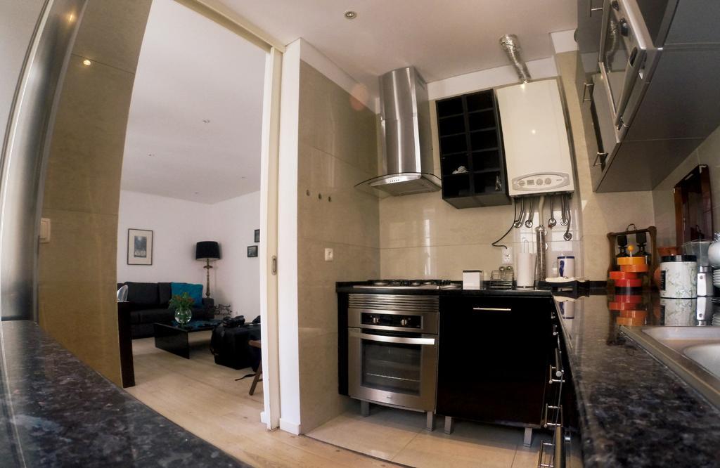 Triplex With Garage - Praca Das Flores Lizbona Pokój zdjęcie
